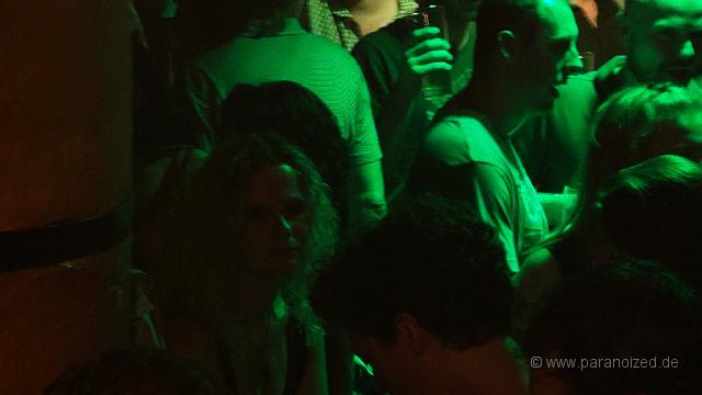 2015-08-15 23.jpg - Wer versteckt sich da im Grünen?